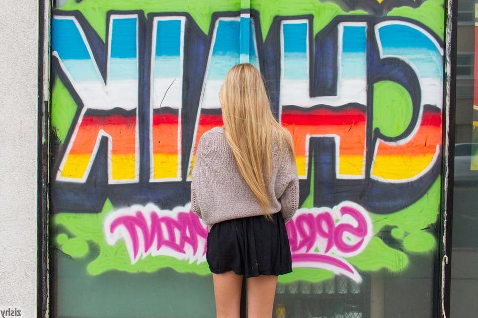 8P Blonde babe Cole Esenwein shows off her long legs and tight body in public