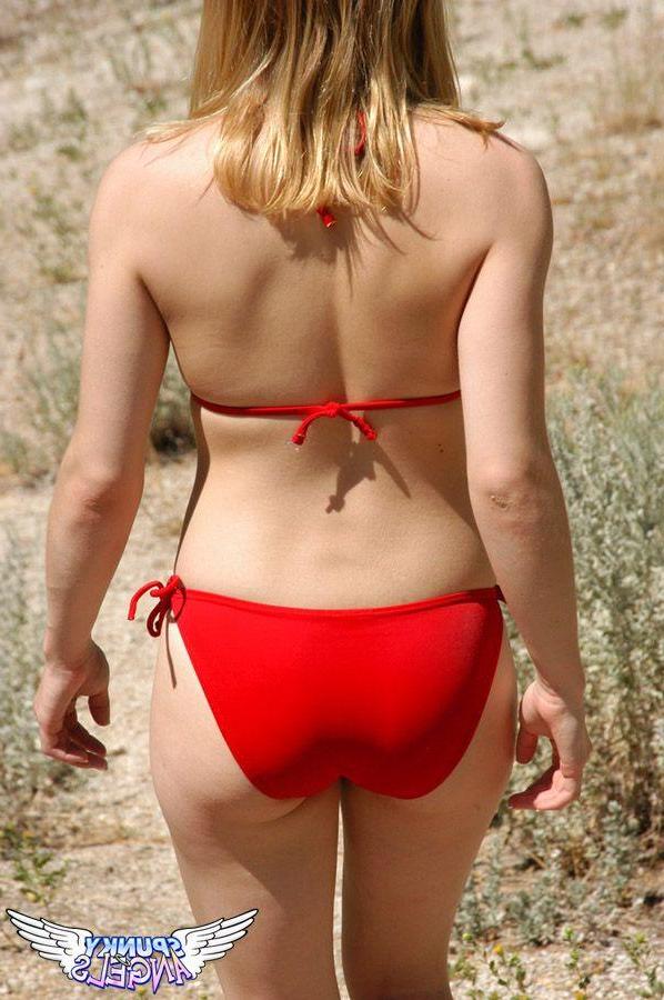 16P Pictures of Cute Chloe teasing with her cuteness