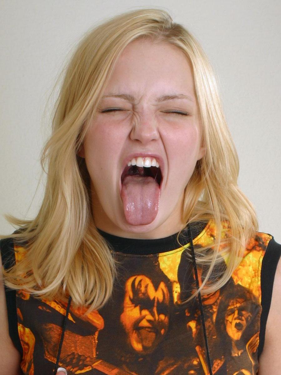14P Pictures of Cute Chloe dressed like a rocker chick