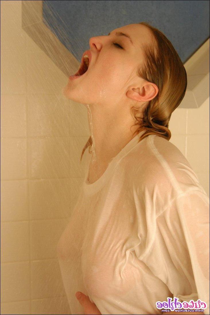 14P Pictures of Cute Chloe all soaking wet