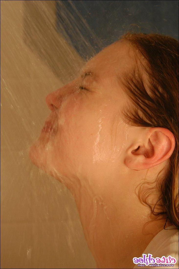 14P Pictures of Cute Chloe all soaking wet