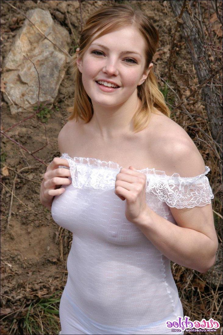 13P Pictures of Cute Chloe doing a strip tease outside