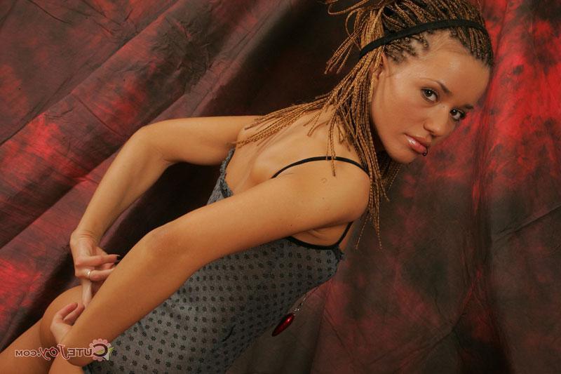 15P Pictures of teen model Cute Joy getting all naked for you