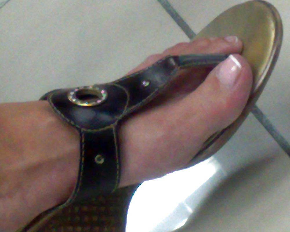 24P Sexy Latina Feet