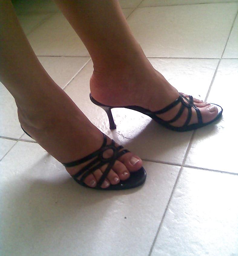 24P Sexy Latina Feet