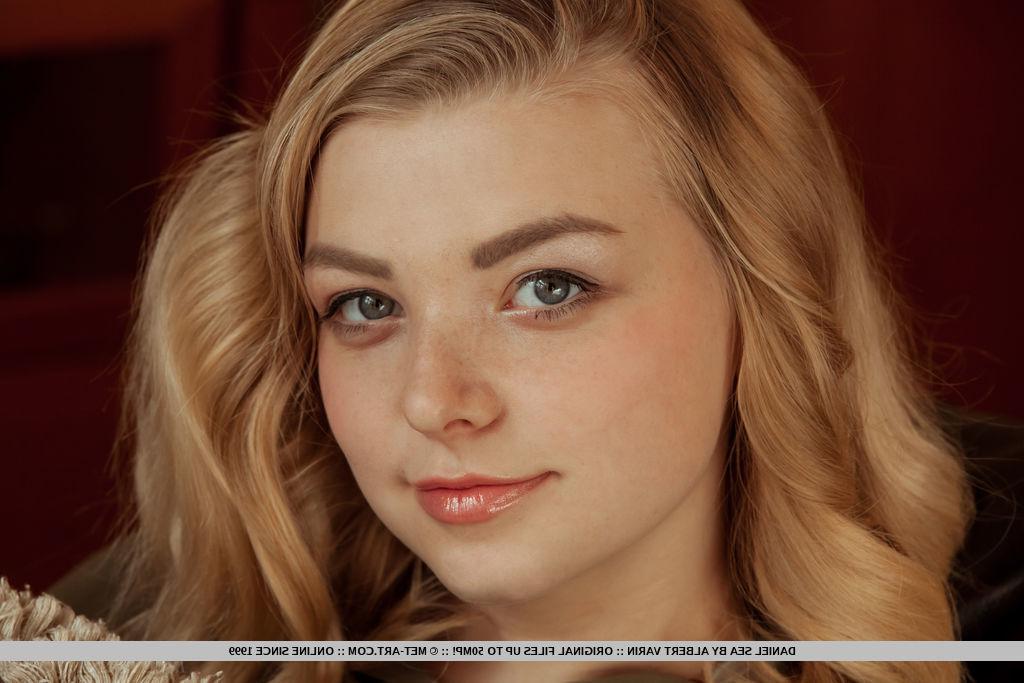 18P Busty teen Daniel Sea gives you her hot nude body in "Delmia"
