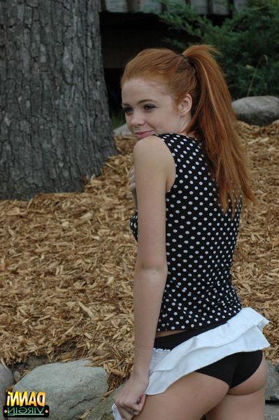 20P Pictures of teen Danni Virgin looking cute outside