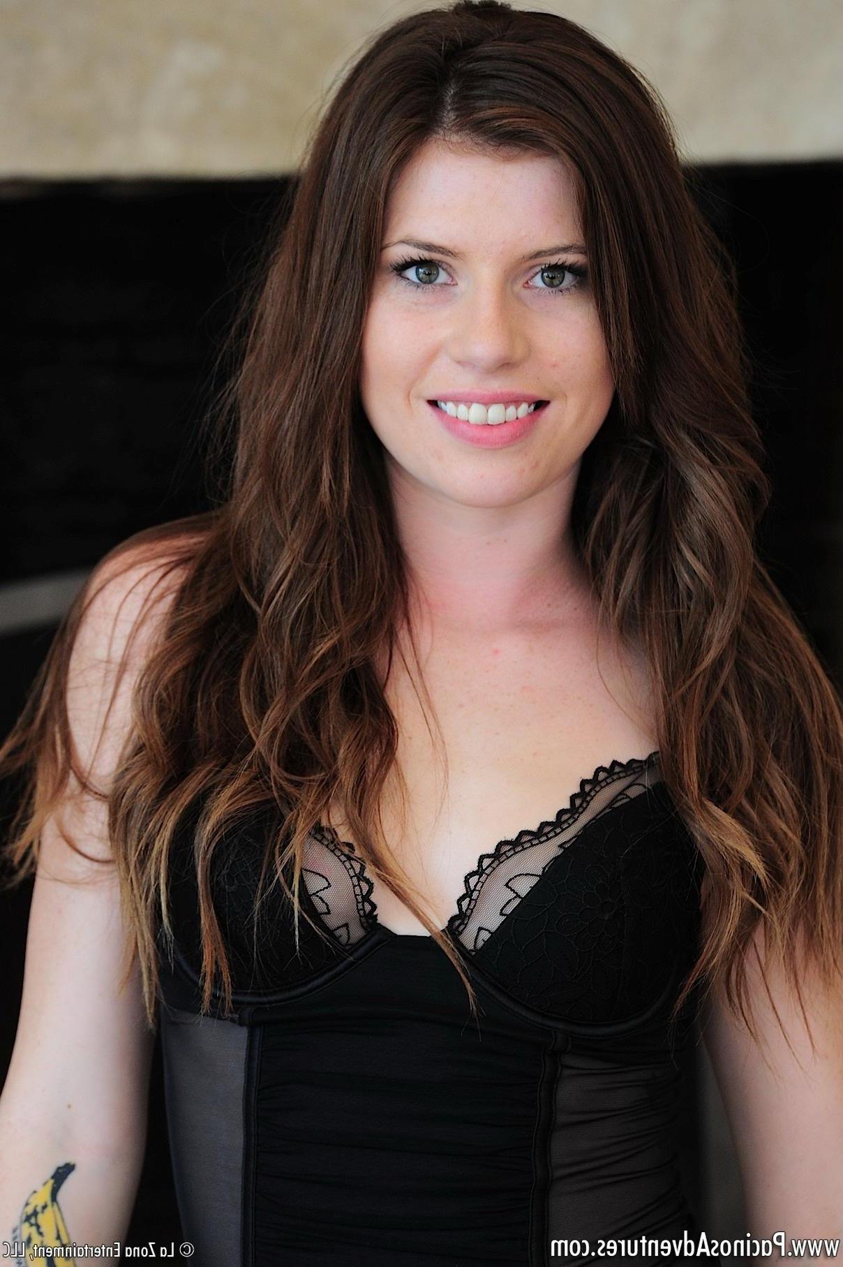 15P Pictures of hot brunette teen Darling Lee dressed in lingerie just for you