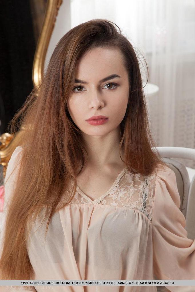 18P Brunette babe Debora A gives you her tight pussy in "Espadi"