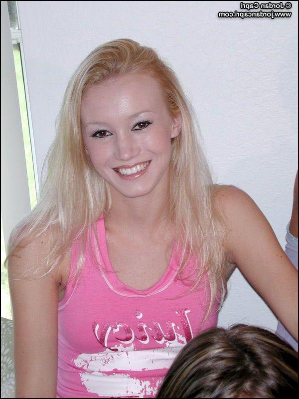 16P Pictures of teen Jordan Capri hanging out with her girlfriends