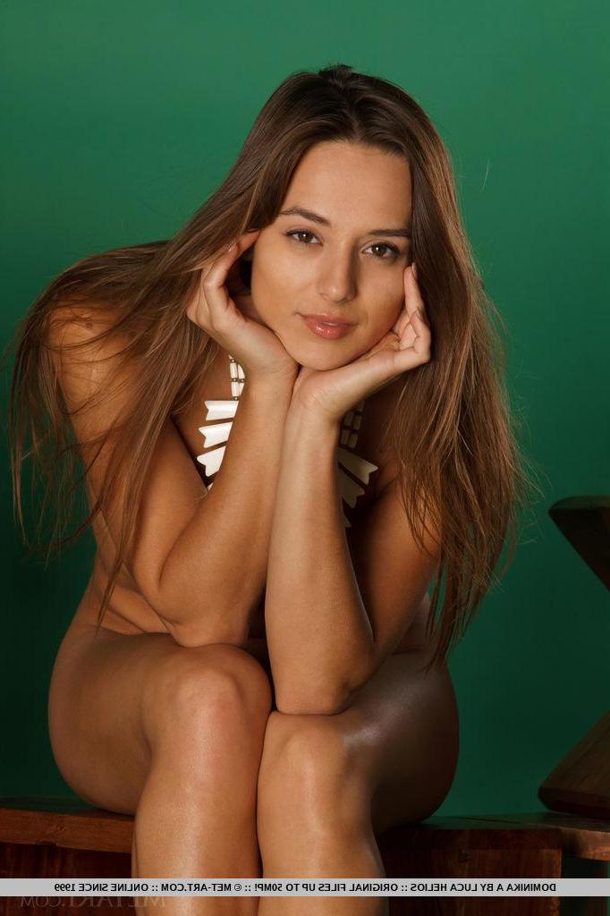18P Beautiful girl Dominika strips naked and shows you her incredible body