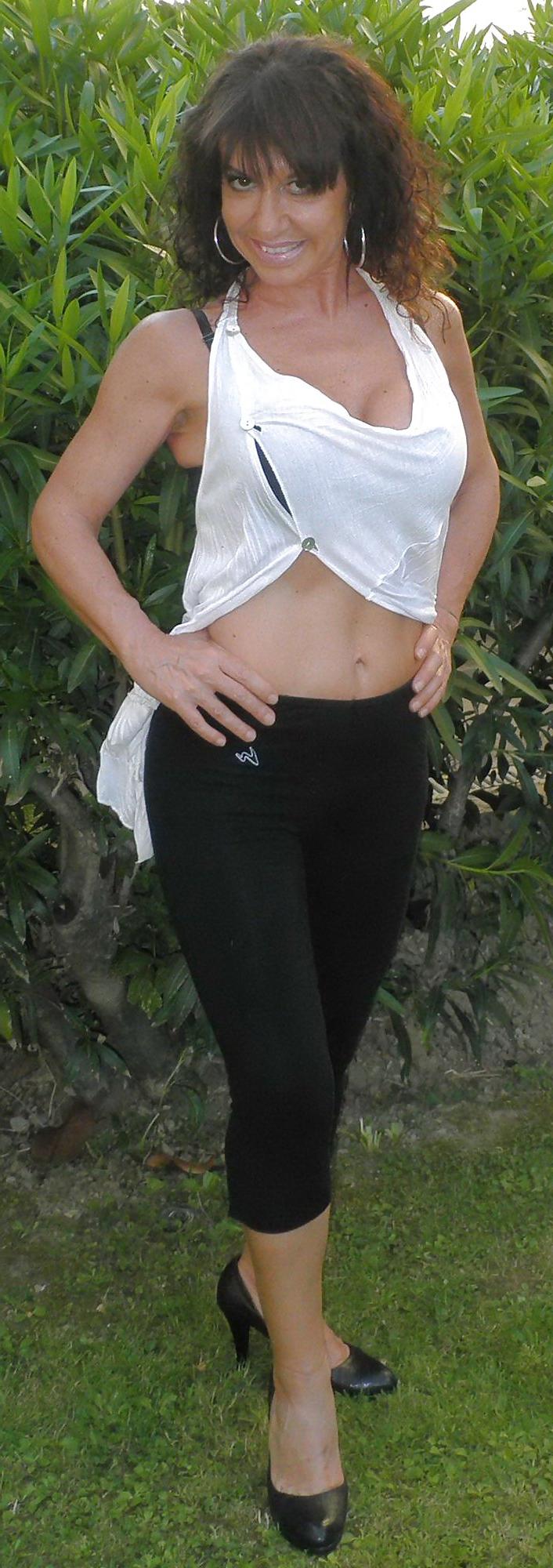 13P Milf Bikini Bitch