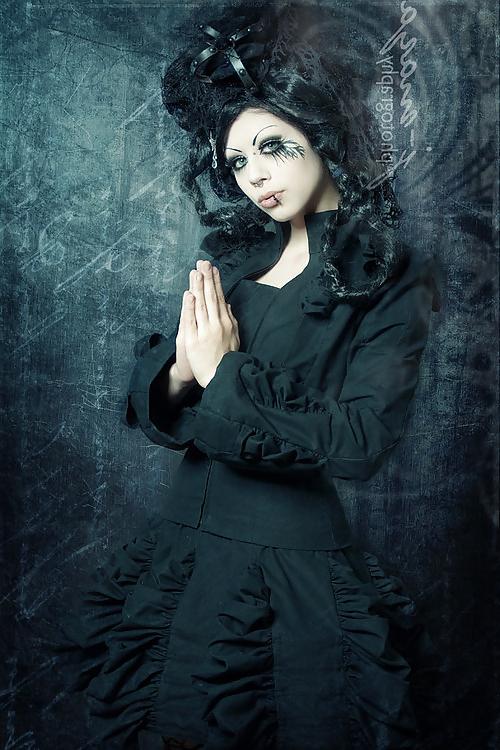 25P Gerrrman Model Ophelia Overdose (1)