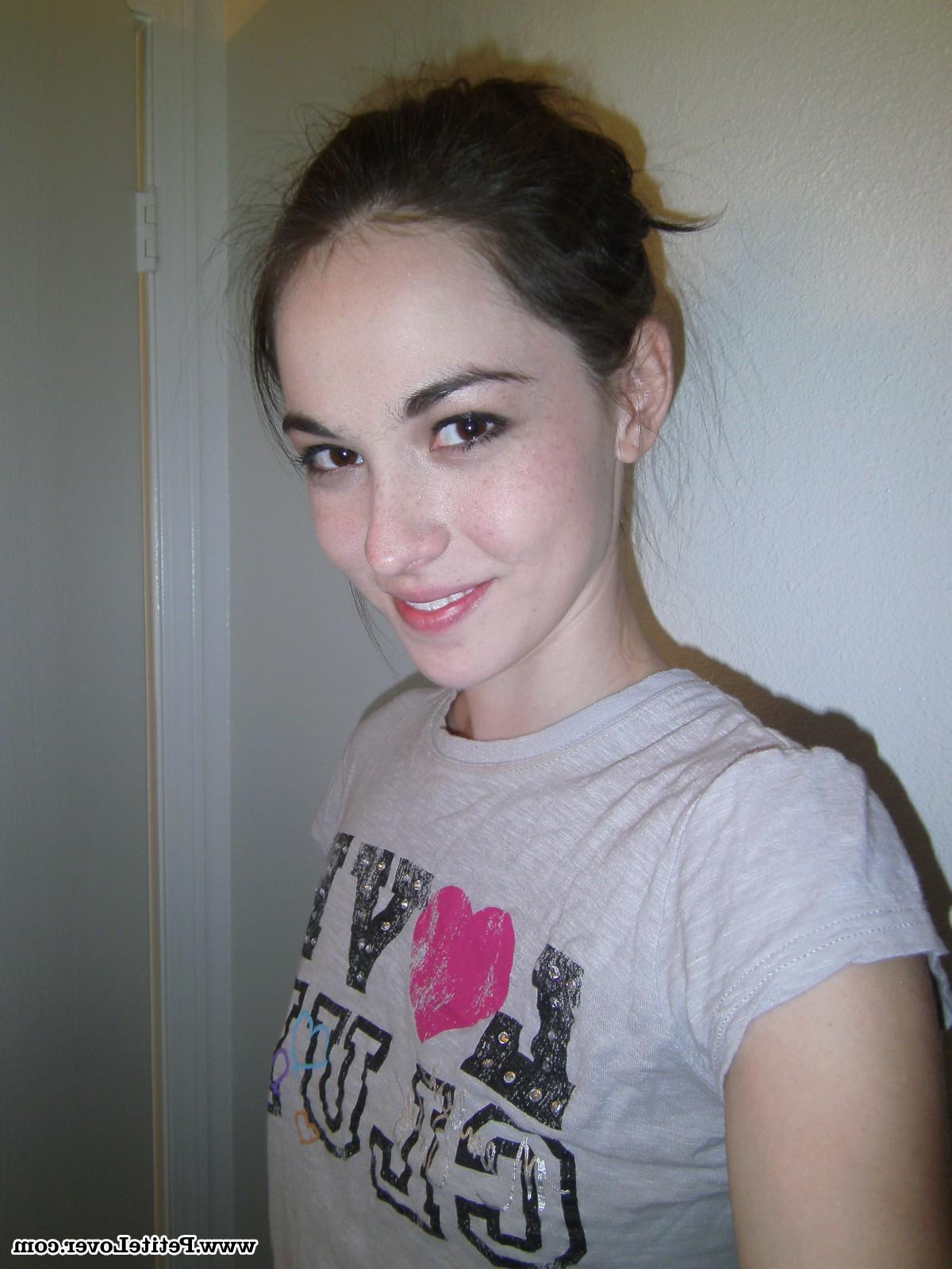 16P Teen hottie Emily Grey shares some of her sexy selfies