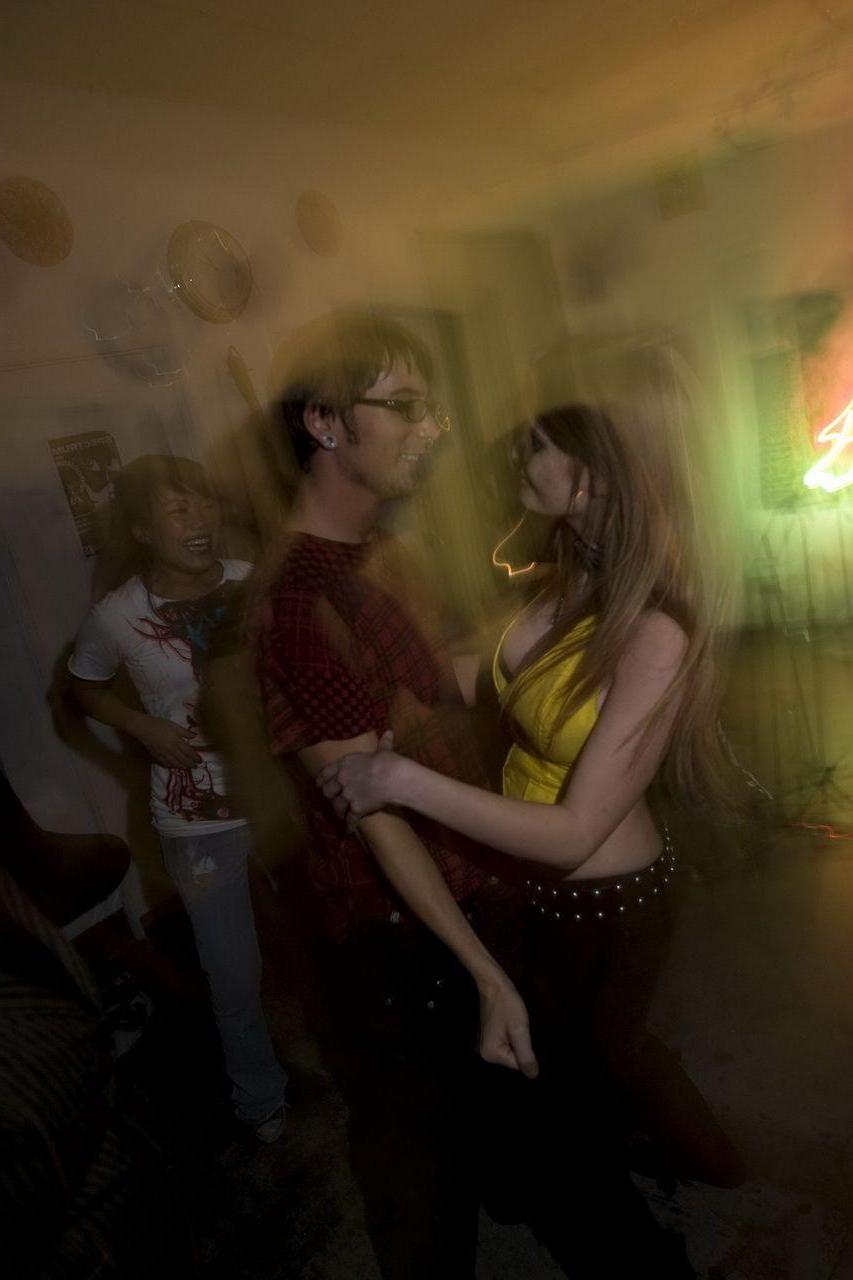 15P Pictures of Faye Reagan smoking and hanging out