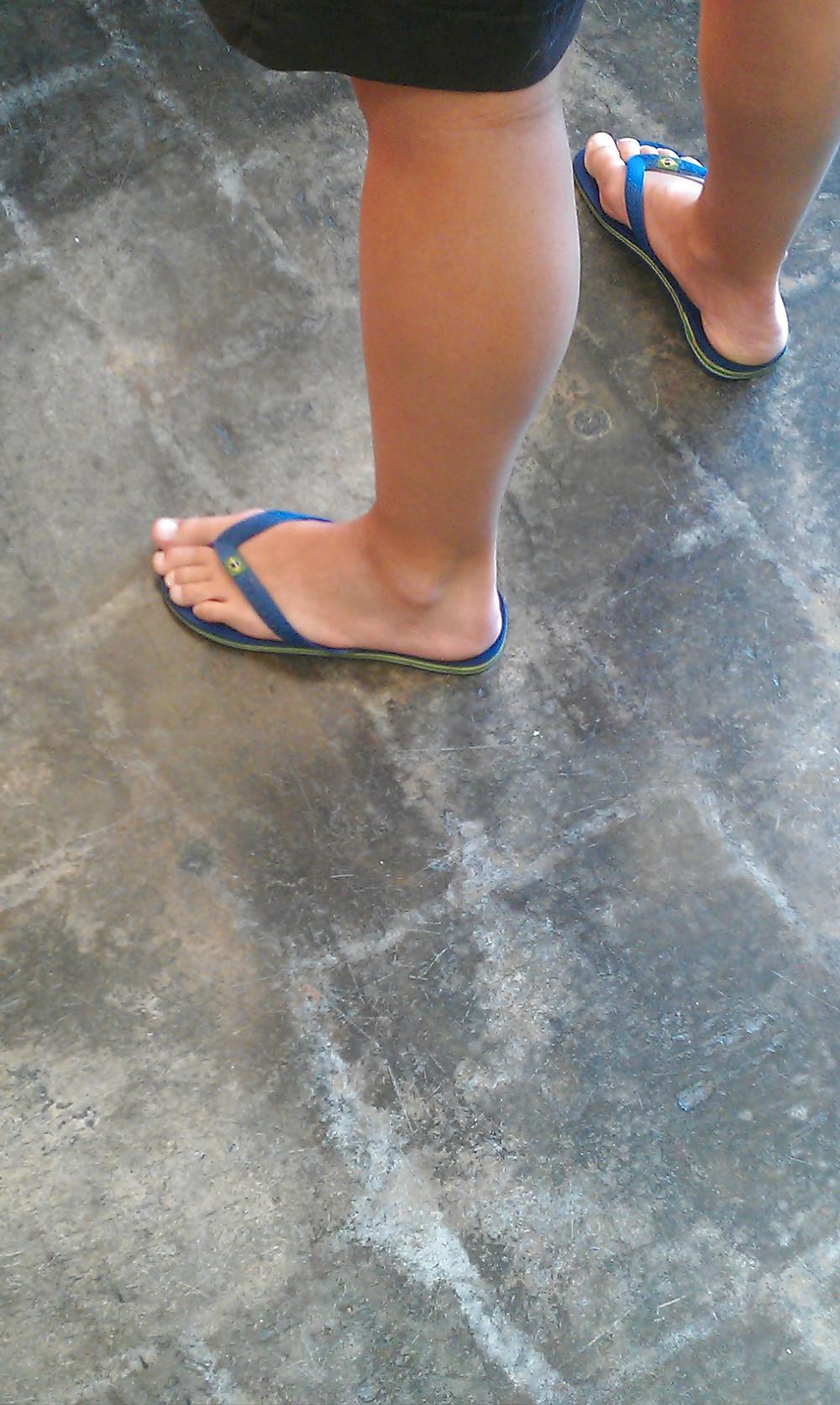 25P Lovely Feet