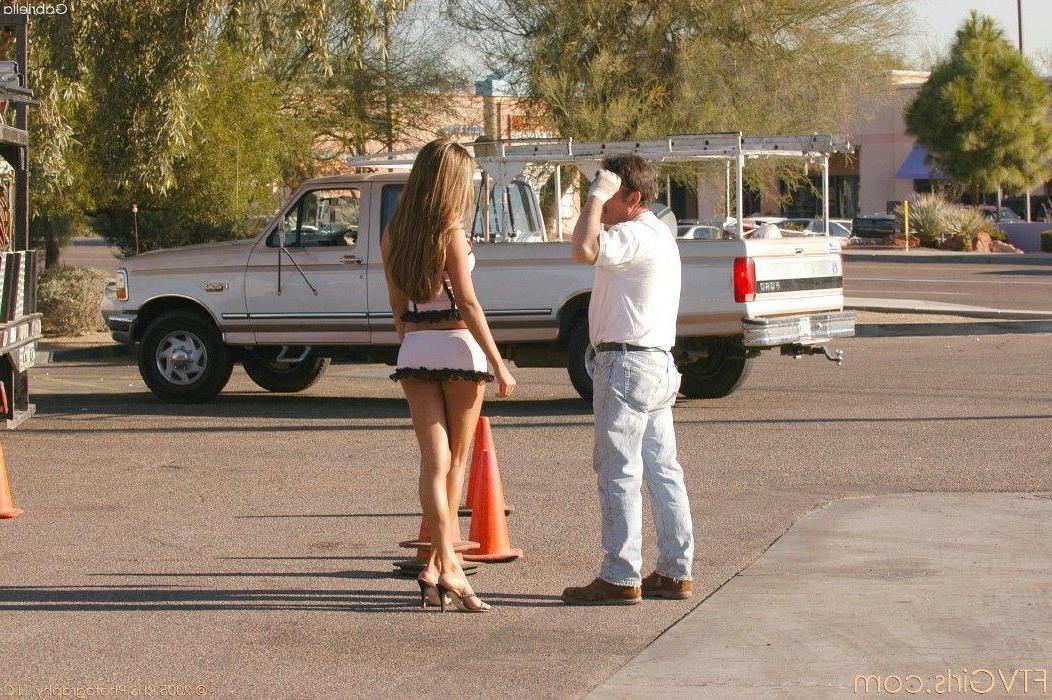 20P Pictures of Gabriella being kinky in public
