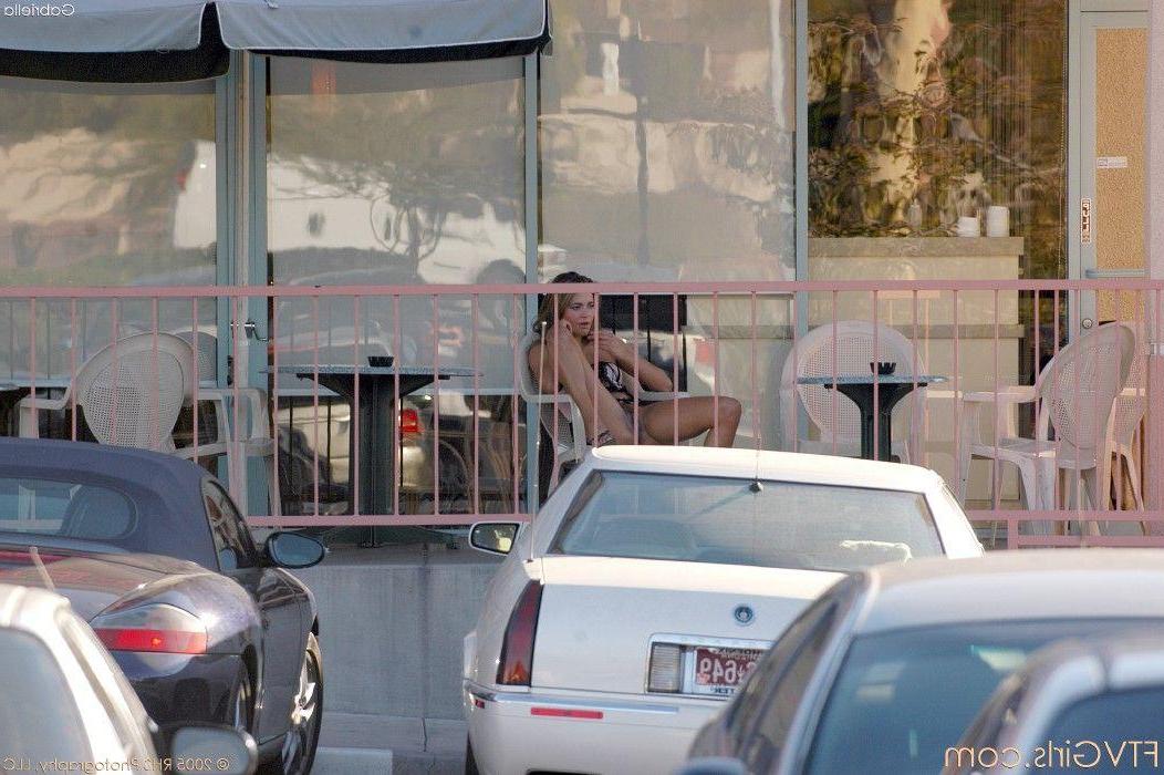 20P Pictures of Gabriella being kinky in public