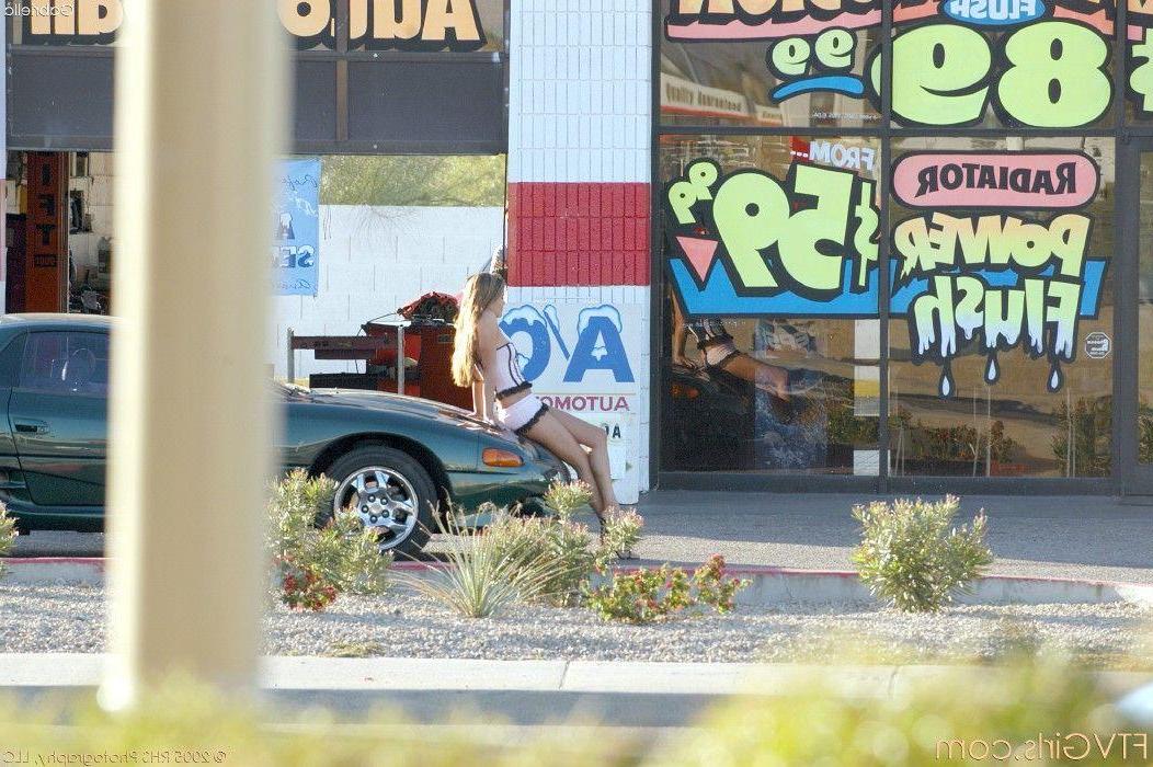 20P Pictures of Gabriella getting kinky outside