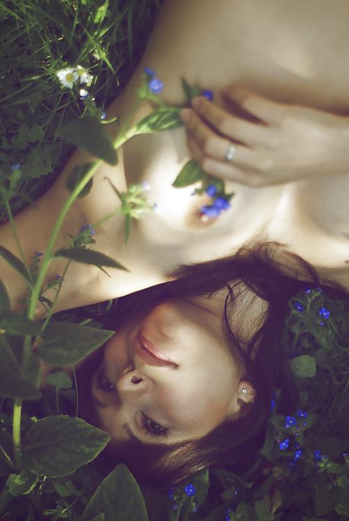 12P Artistic Nudes