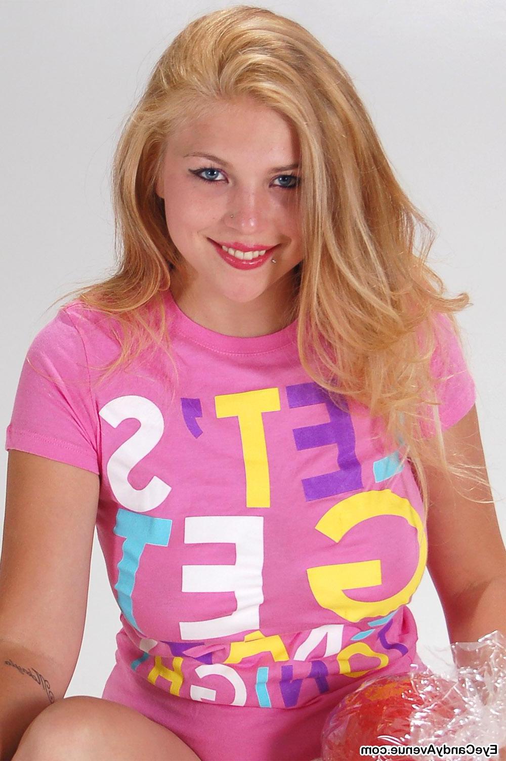 16P Busty natural blonde teen Gemini gives you her delicious candy