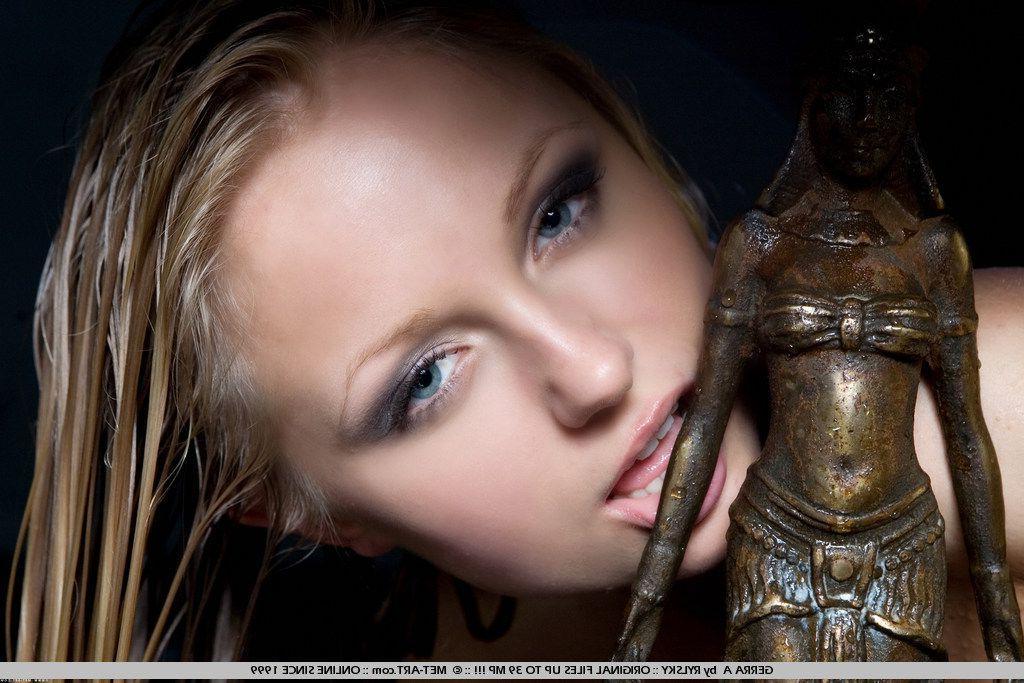19P Pictures of Gerra A getting wet for you