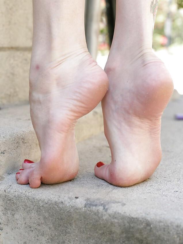 16P Barefoot Mary with cigarette on the street