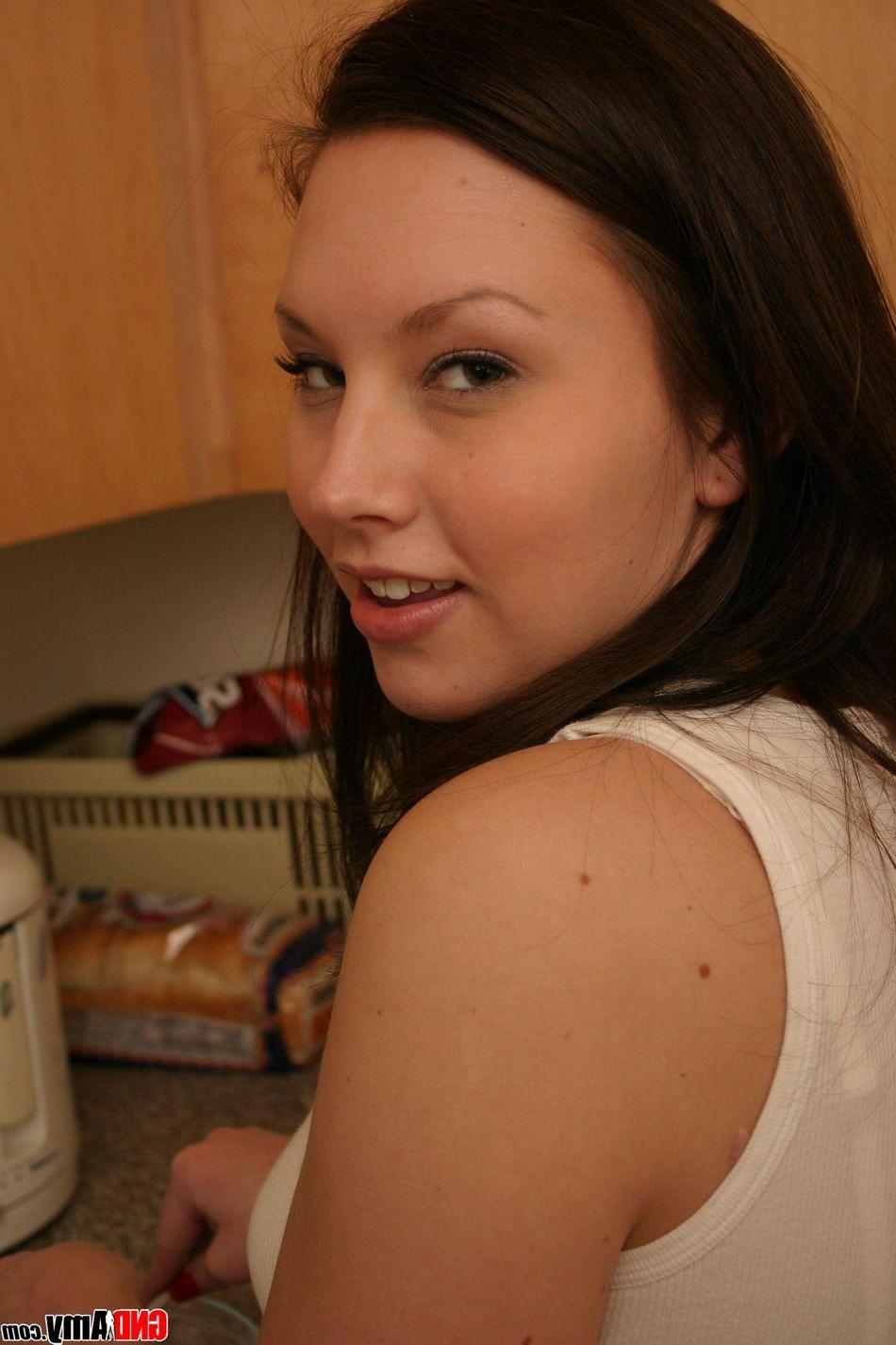 12P Pictures of teen GND Amy being cute adn naughty in the kitchen