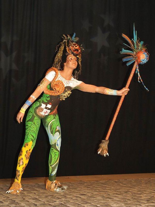 25P Amazing Sexy Body Art and Body Painting
