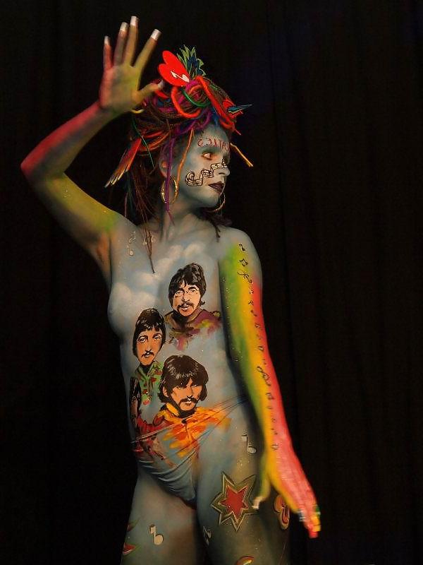 25P Amazing Sexy Body Art and Body Painting