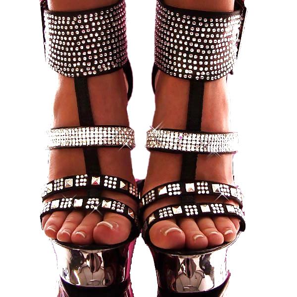 25P Feet shoes heels toes