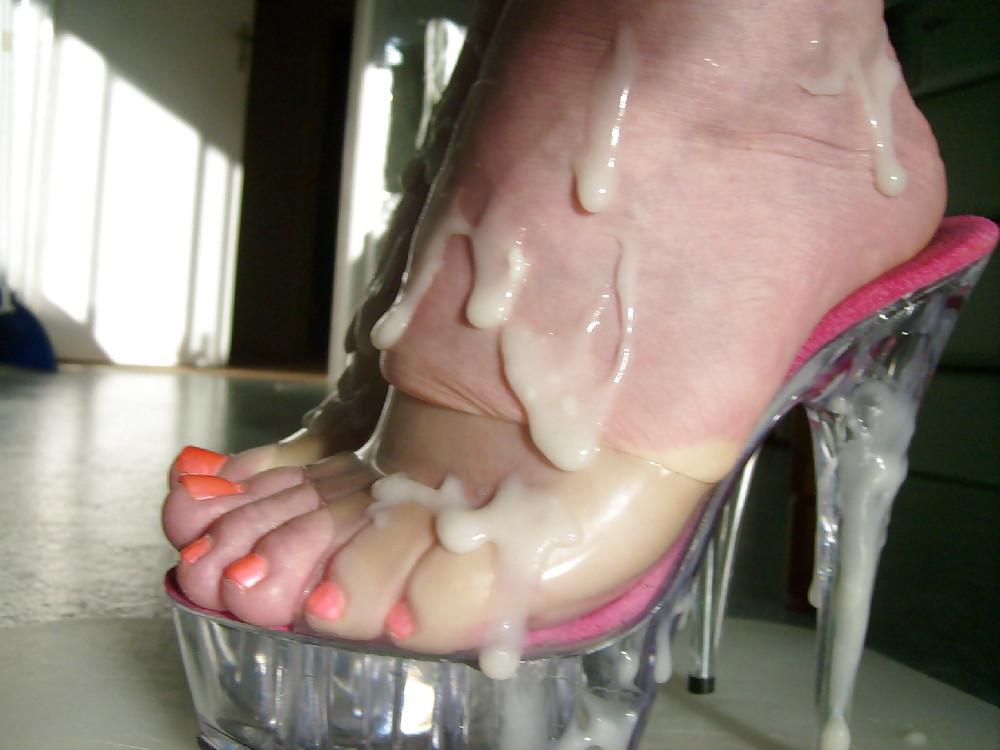 25P Feet shoes heels toes