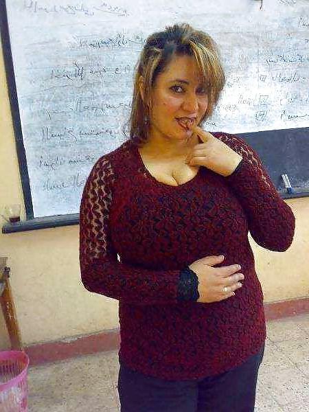 17P Chubby & sexy Arab teacher 