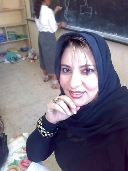 17P Chubby & sexy Arab teacher 