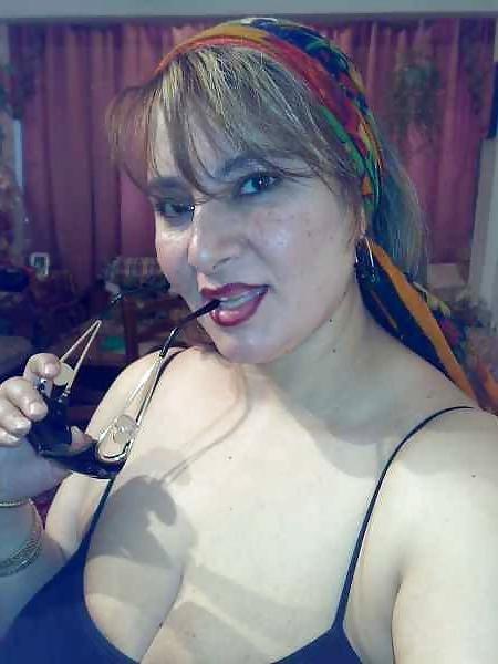 17P Chubby & sexy Arab teacher 