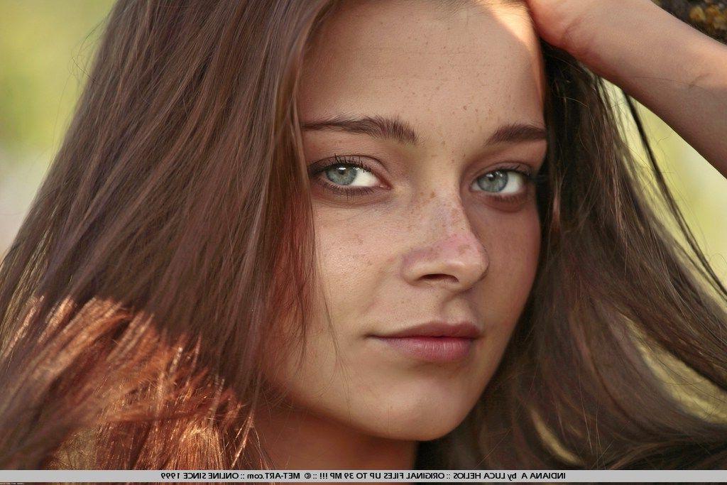 19P Pictures of Indiana A showing her hot body