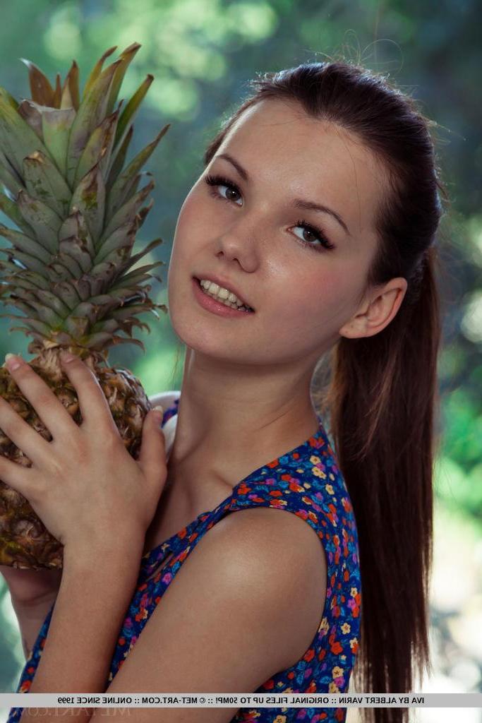 18P Brunette teen Iva gives you her tight pussy in "Mediasa"