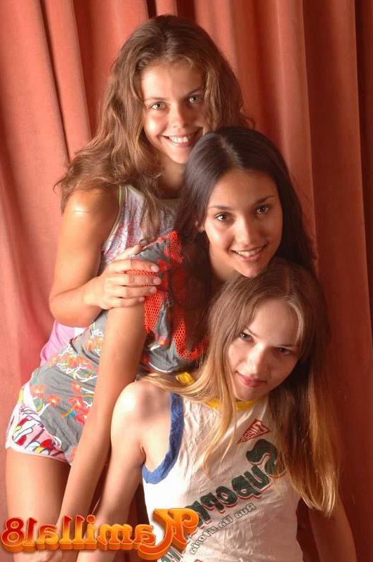 15P Cute teens show off their perfect bodies