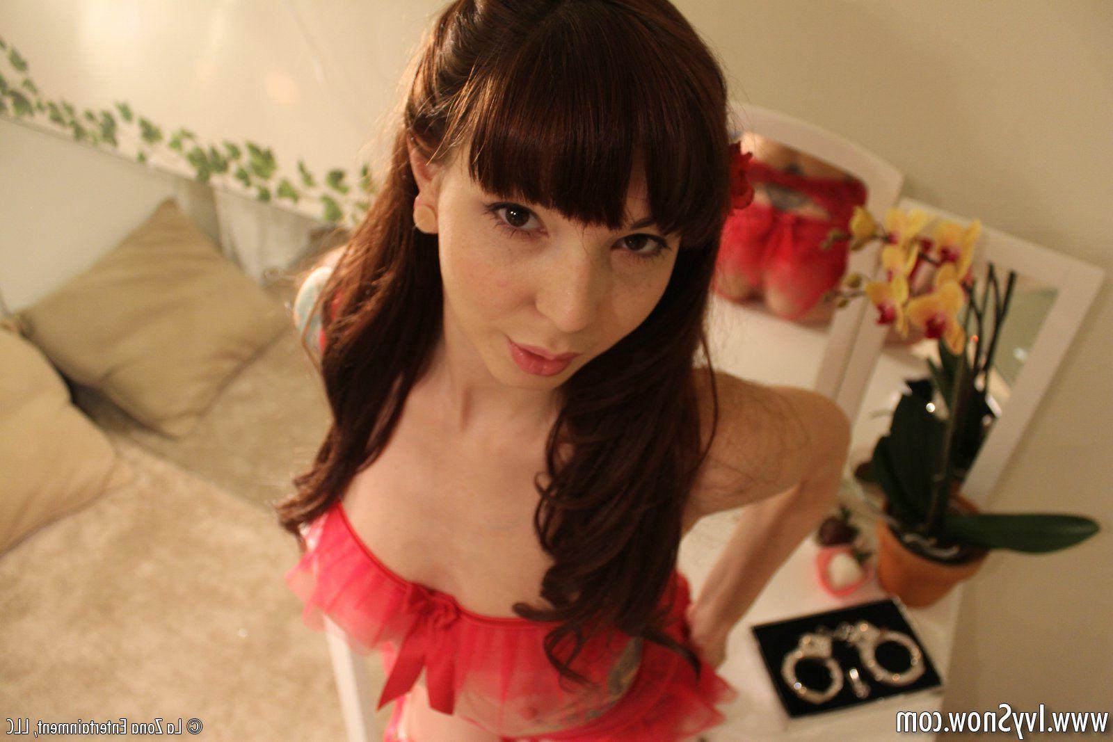 15P Pictures of Ivy Snow dressed in red lingerie