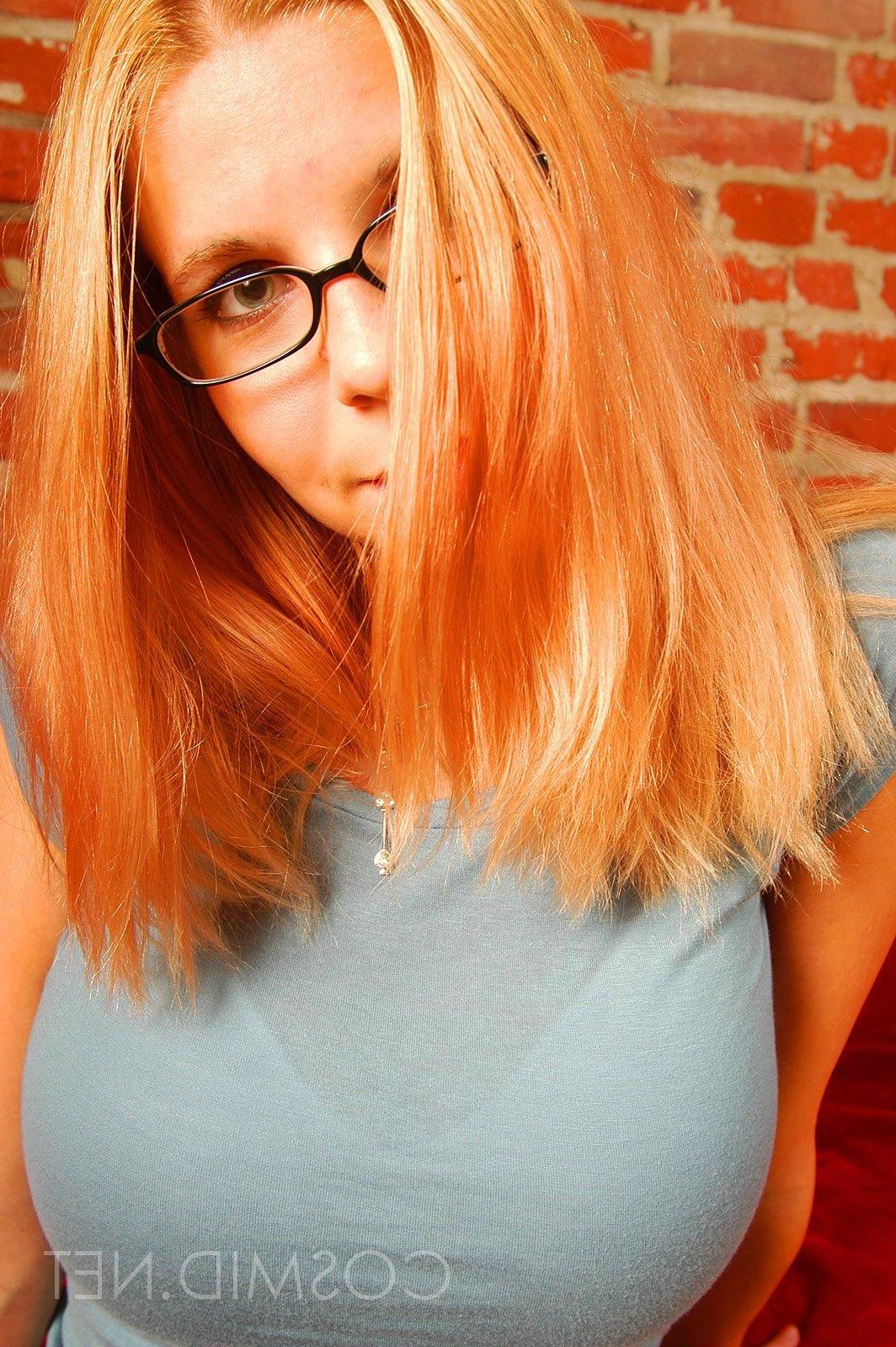 16P Pictures of Jenny sporting some sexy librarian glasses
