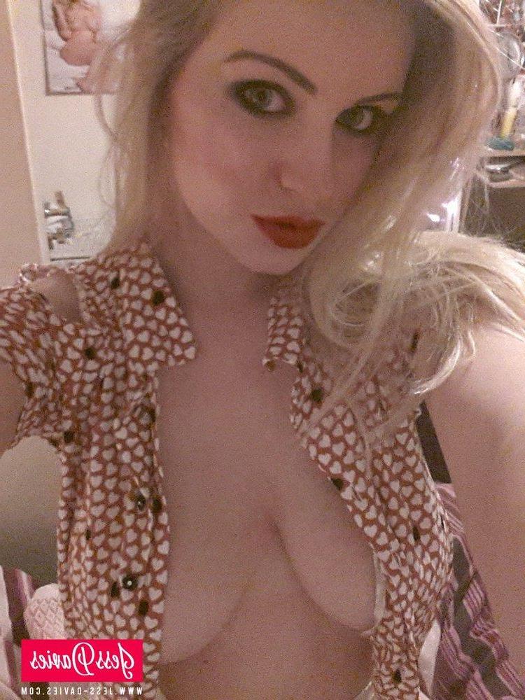 12P Jess Davies strips naked from her cute top and tights