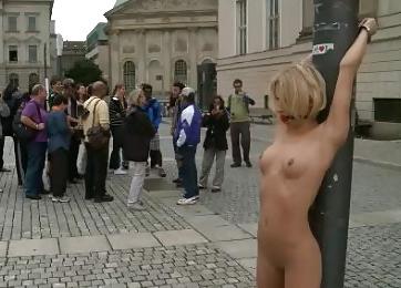 20P Slaves girls in public