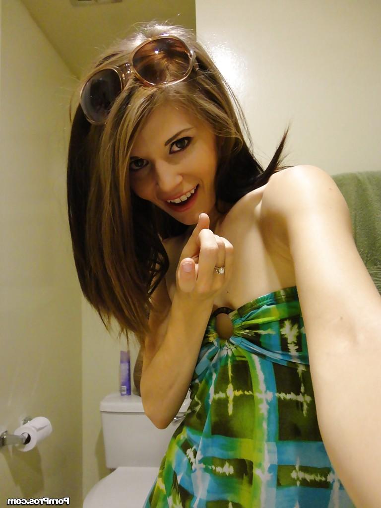 12P Babe in glasses and green dress Sensi Pearl never hides her shaved pussy