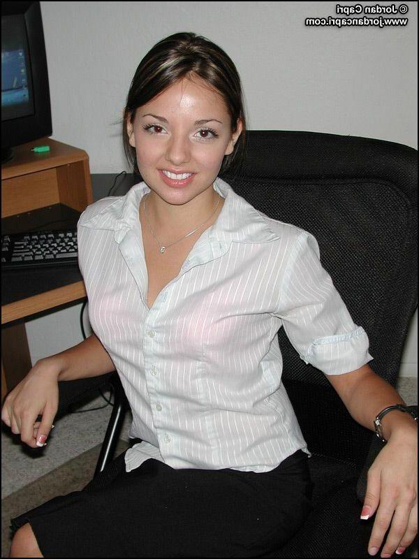 16P Pictures of Jordan Capri getting kinky in the office