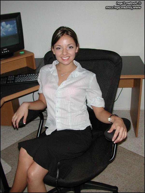 16P Pictures of Jordan Capri getting kinky in the office