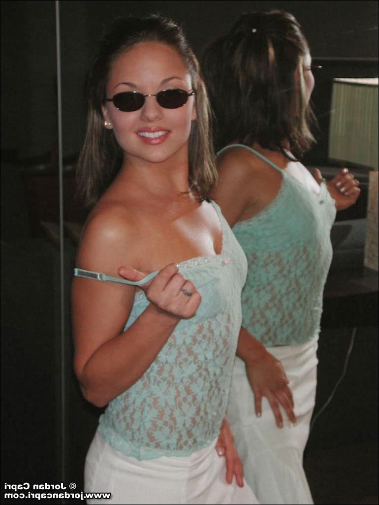 20P Pictures of Jordan Capri looking cute in sunglasses