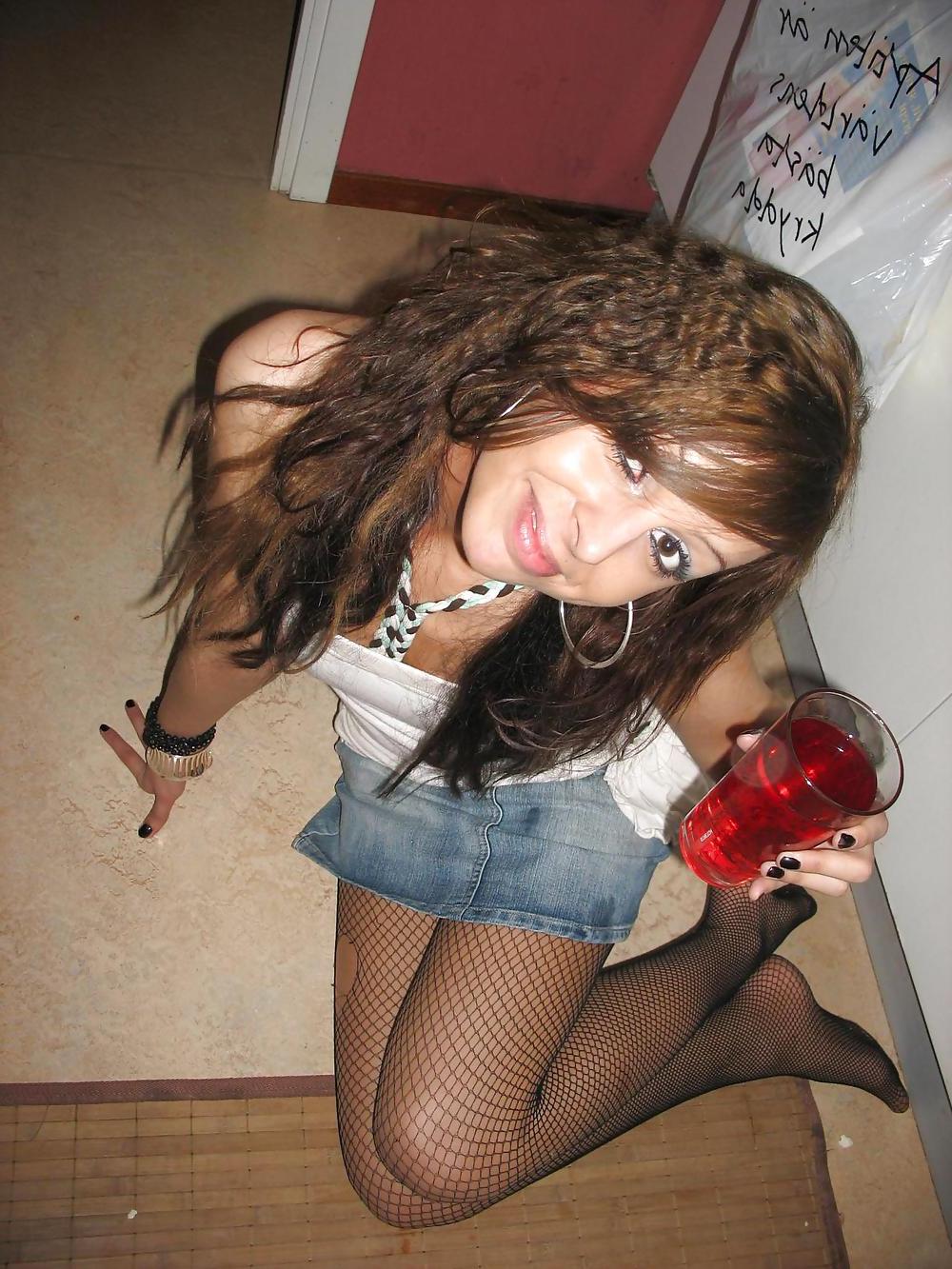 25P Black nylon feet 2