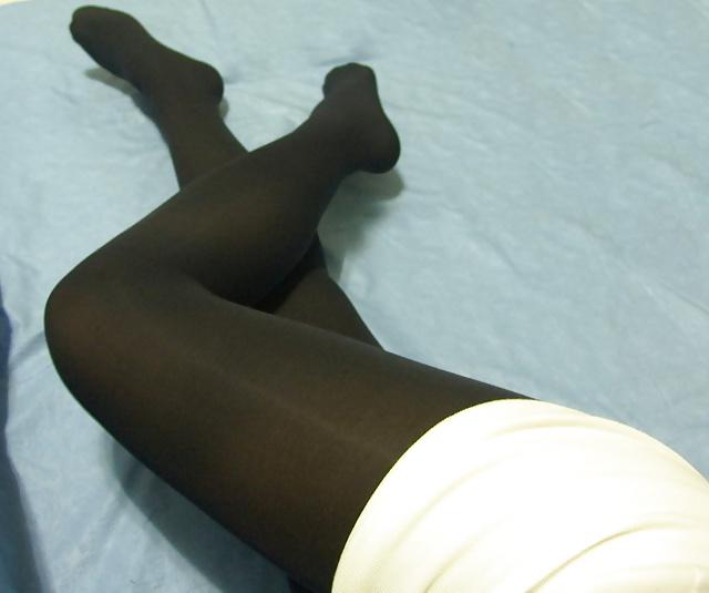 25P Black nylon feet 2