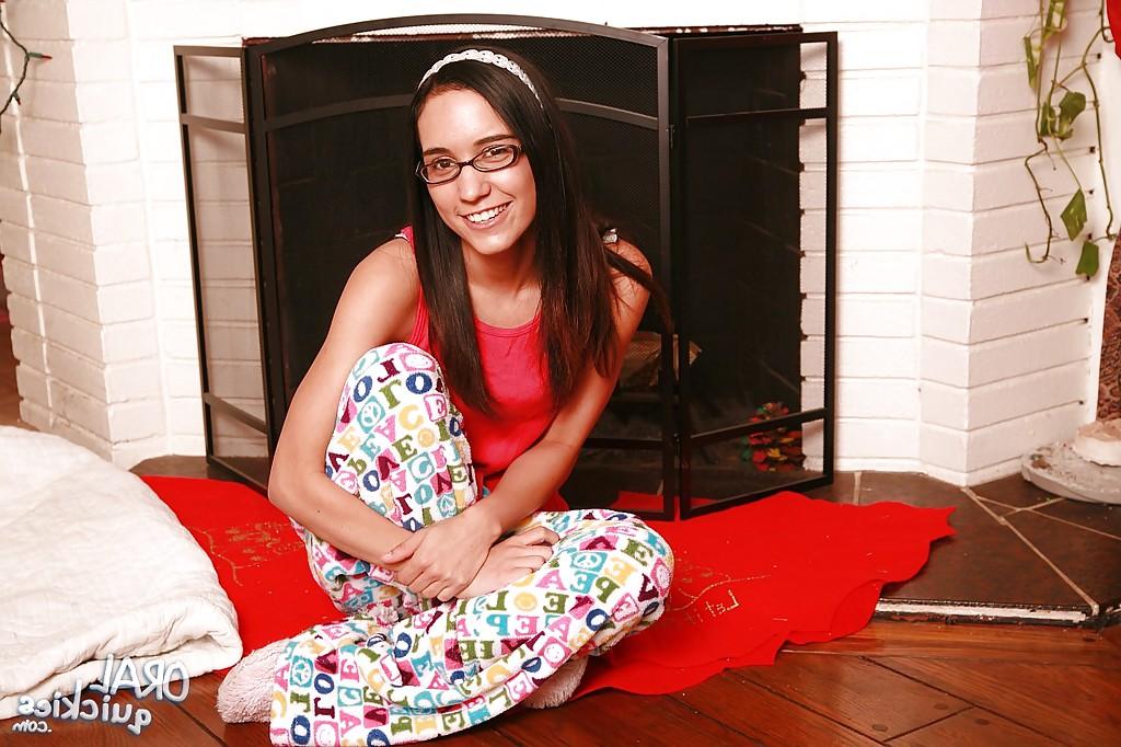 16P Hot babe in glasses Tia Cyrus shows off her shaved mound and pink bean
