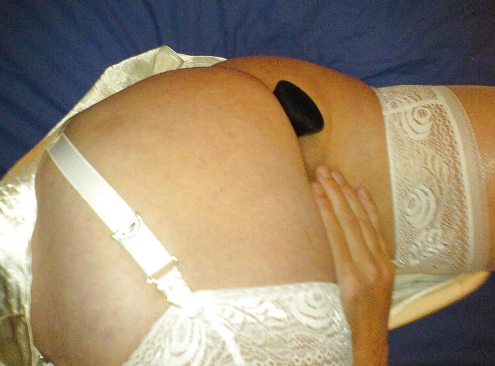 7P White lingerie and toys